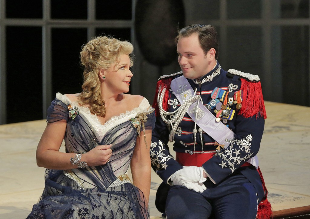 SUSAN GRAHAM (THE GRAND DUCHESS) + PAUL APPLEBY (FRITZ). Photo by Ken Howard